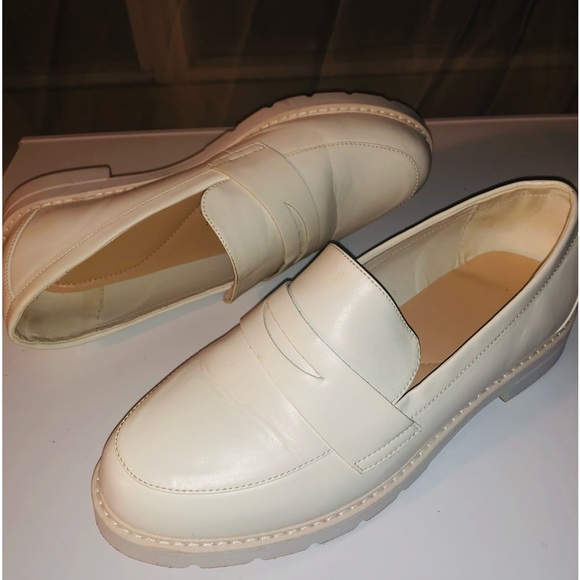 White Comfy loafer - Picture 2 of 3